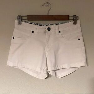 NWOT! Womens, White Suko Jeans, Denim Shorts. Size 2.